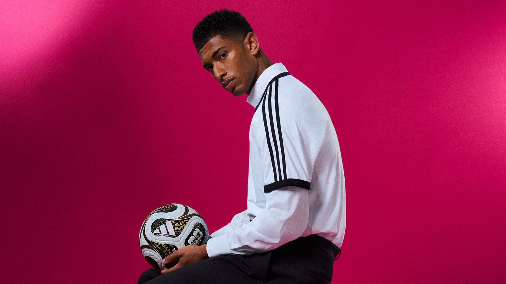 Bellingham with the World Cup final ball