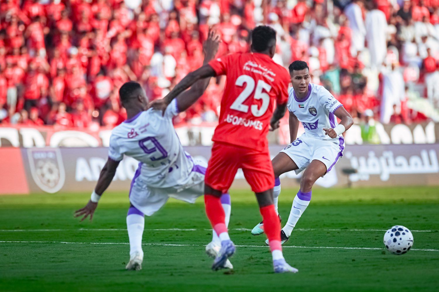 العين يهزم شباب الأهلي 2