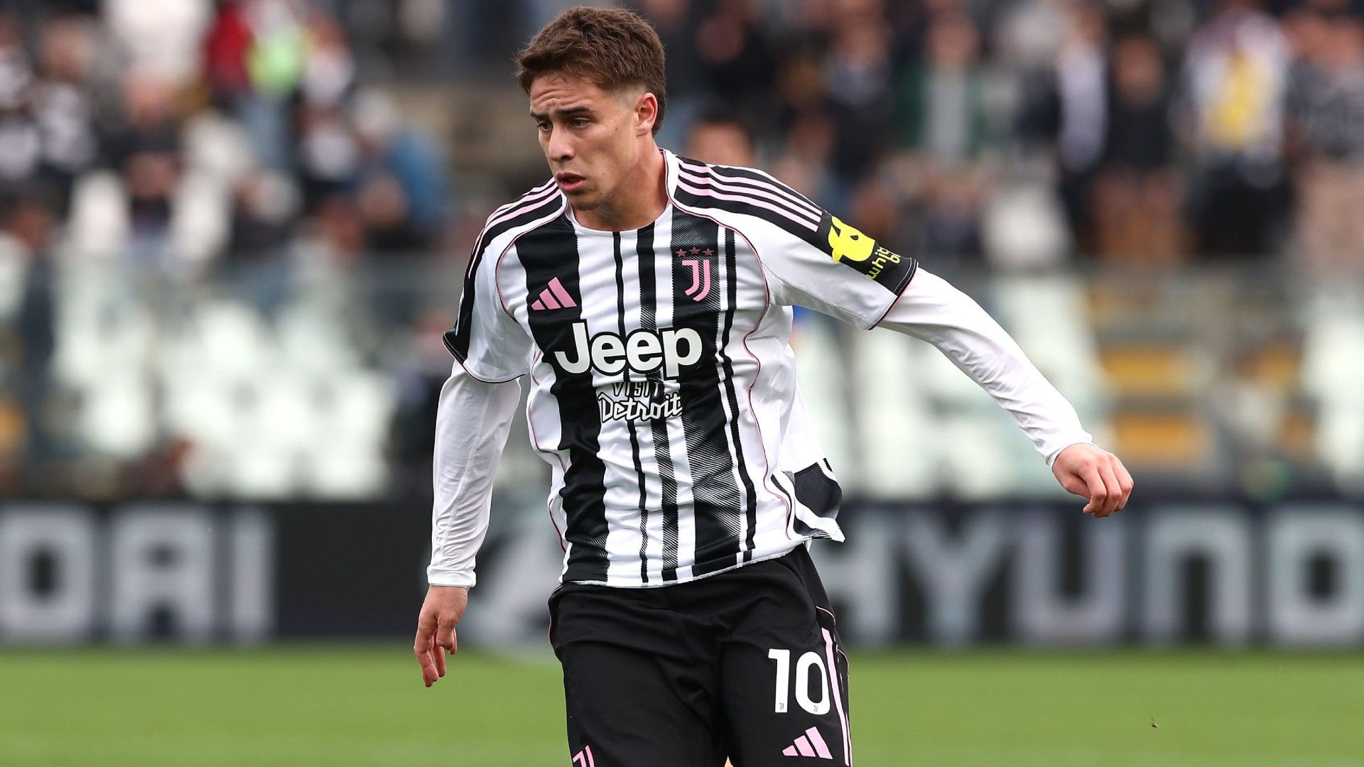Kenan Yildiz of Juventus in action