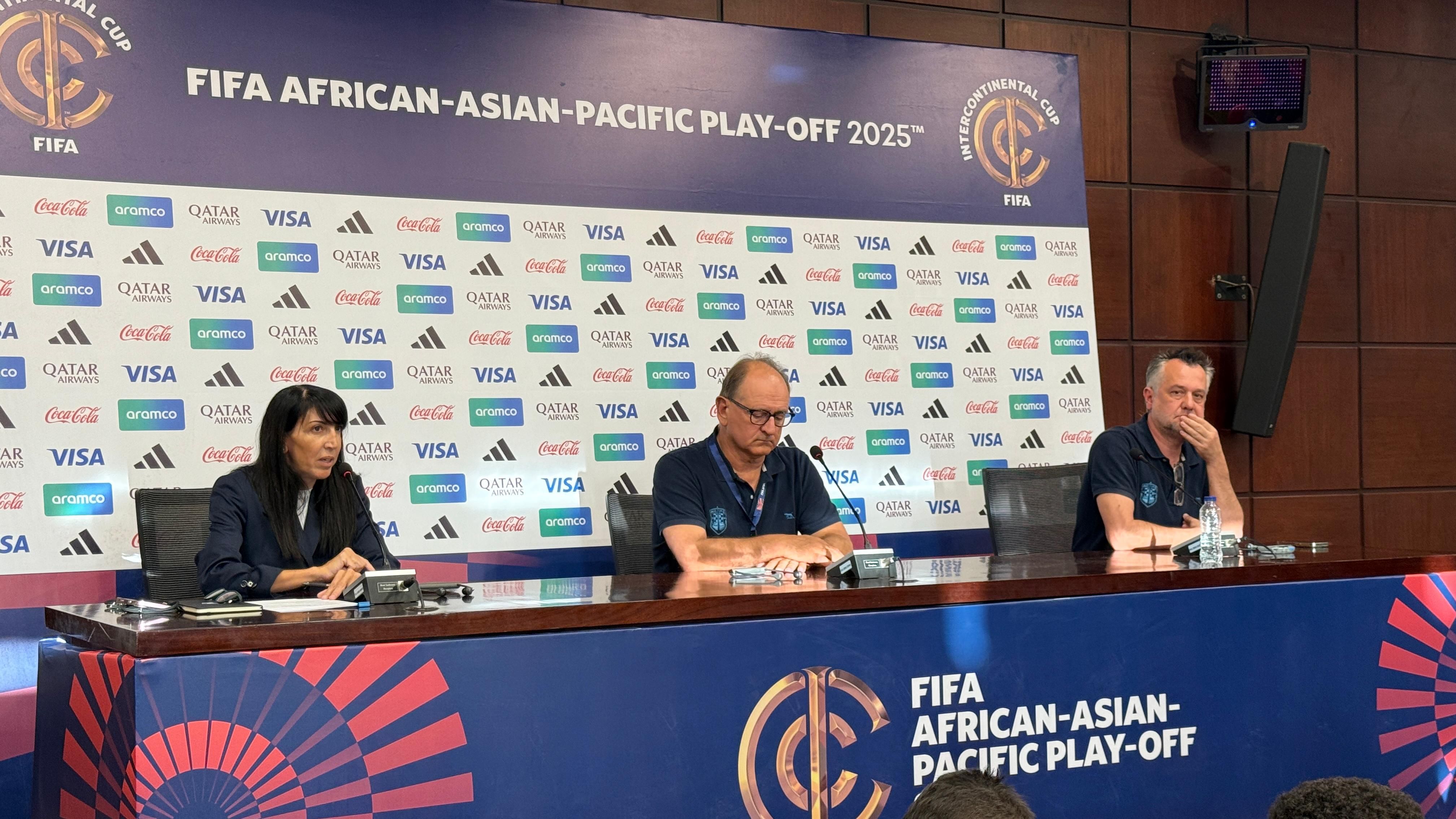 بول بوسا مدرب أوكلاند سيتي