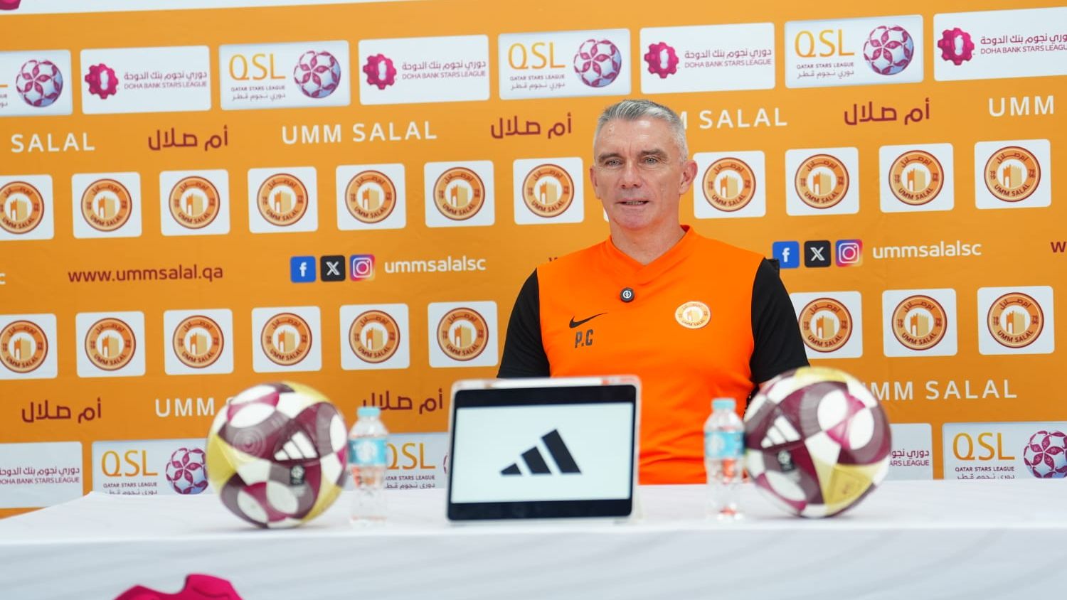 الوداد البيضاوي يغلق باب كارتيرون ويبحث عن مدرب جديد لإنقاذ الموسم