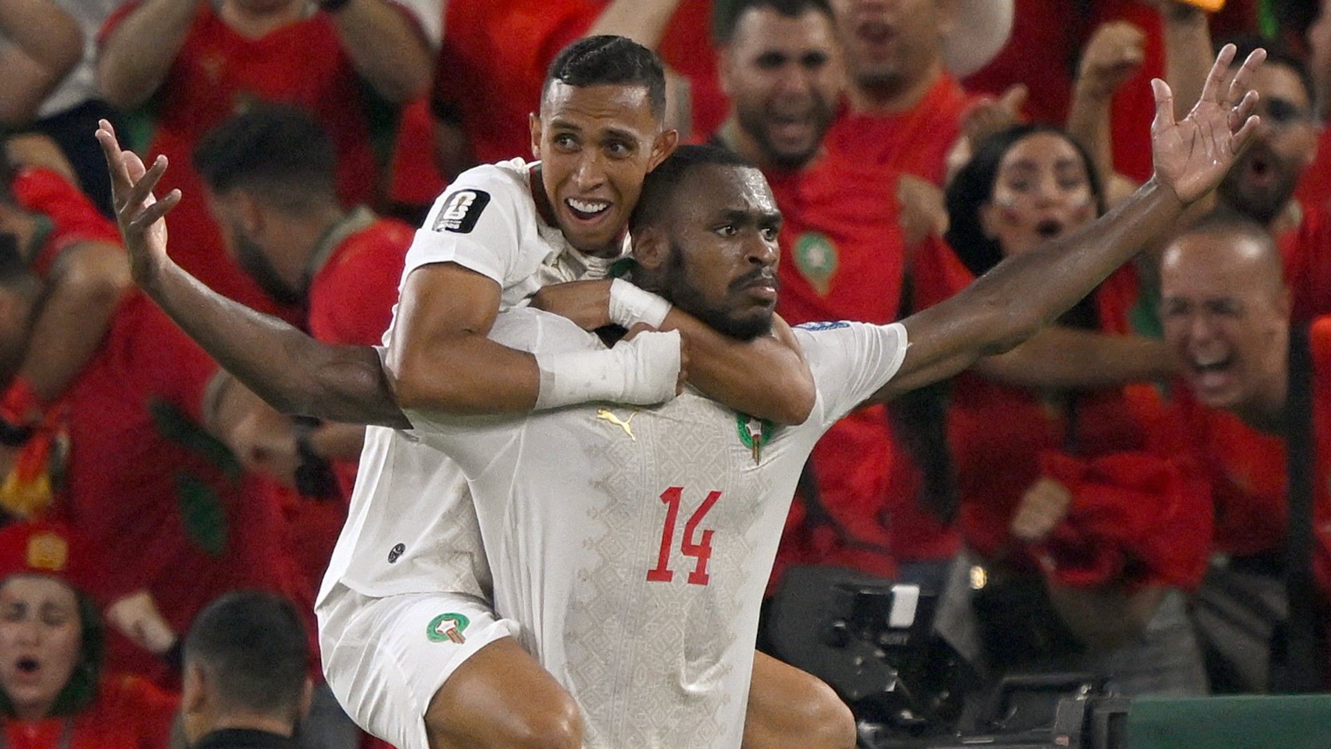 رسميًا: إيبسويتش تاون يتعاقد مع المدافع المغربي عيسى ديوب