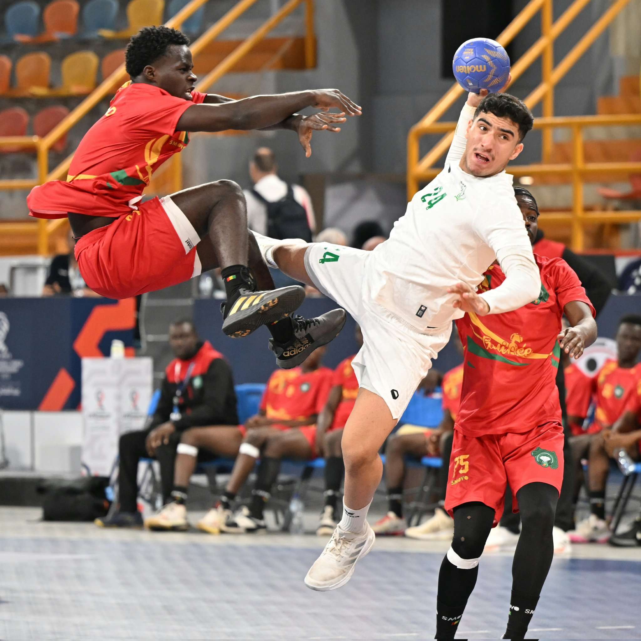 مباراة السعودية وغينيا في كأس العالم للناشئين لكرة اليد