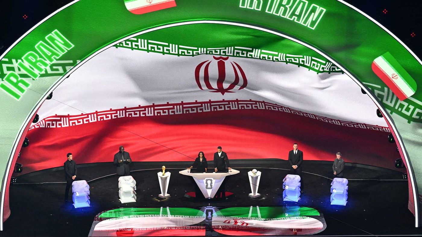 رئيس الاتحاد الإيراني: كندا احتجزتنا 3 ساعات.. والفيفا يقول "نعم سيدي" لأمريكا