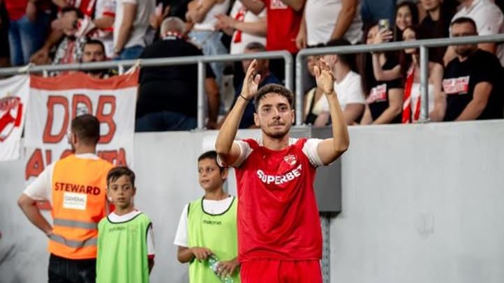 أحمد باني لاعبا في الحسين إربد الأردني