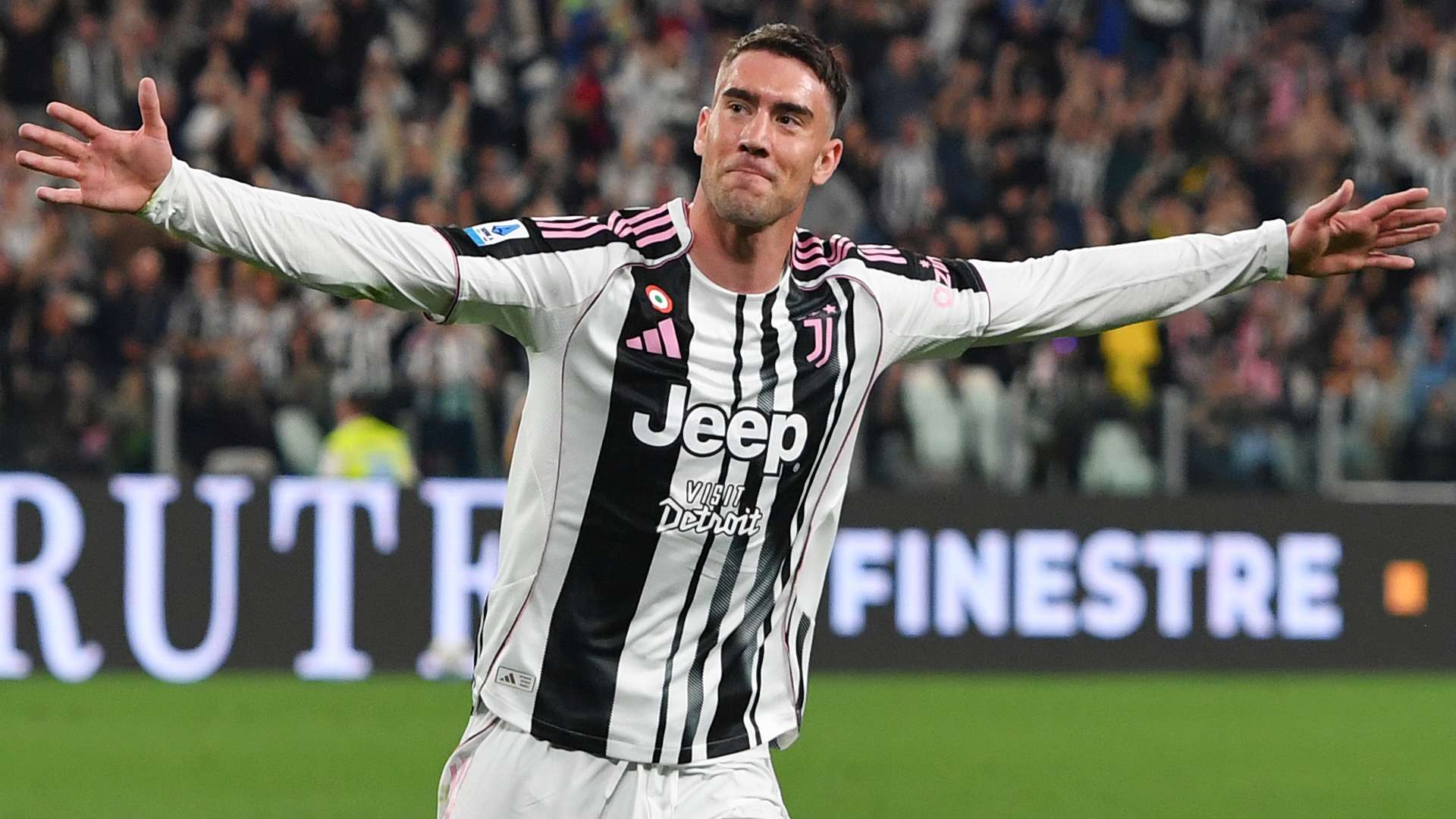 Vlahovic prima maglia Juventus