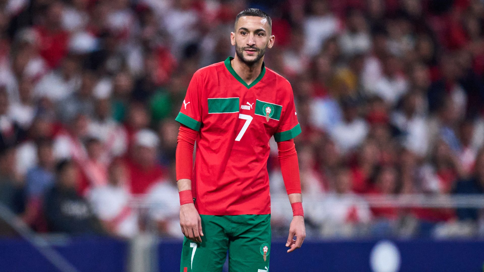 Ziyech arrabbiato durante la partita tra Wydad e Manima Union a Kinshasa