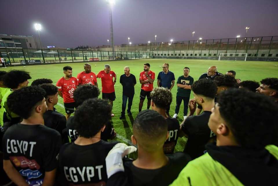 أبوريدة مع لاعبي منتخب مصر للشباب