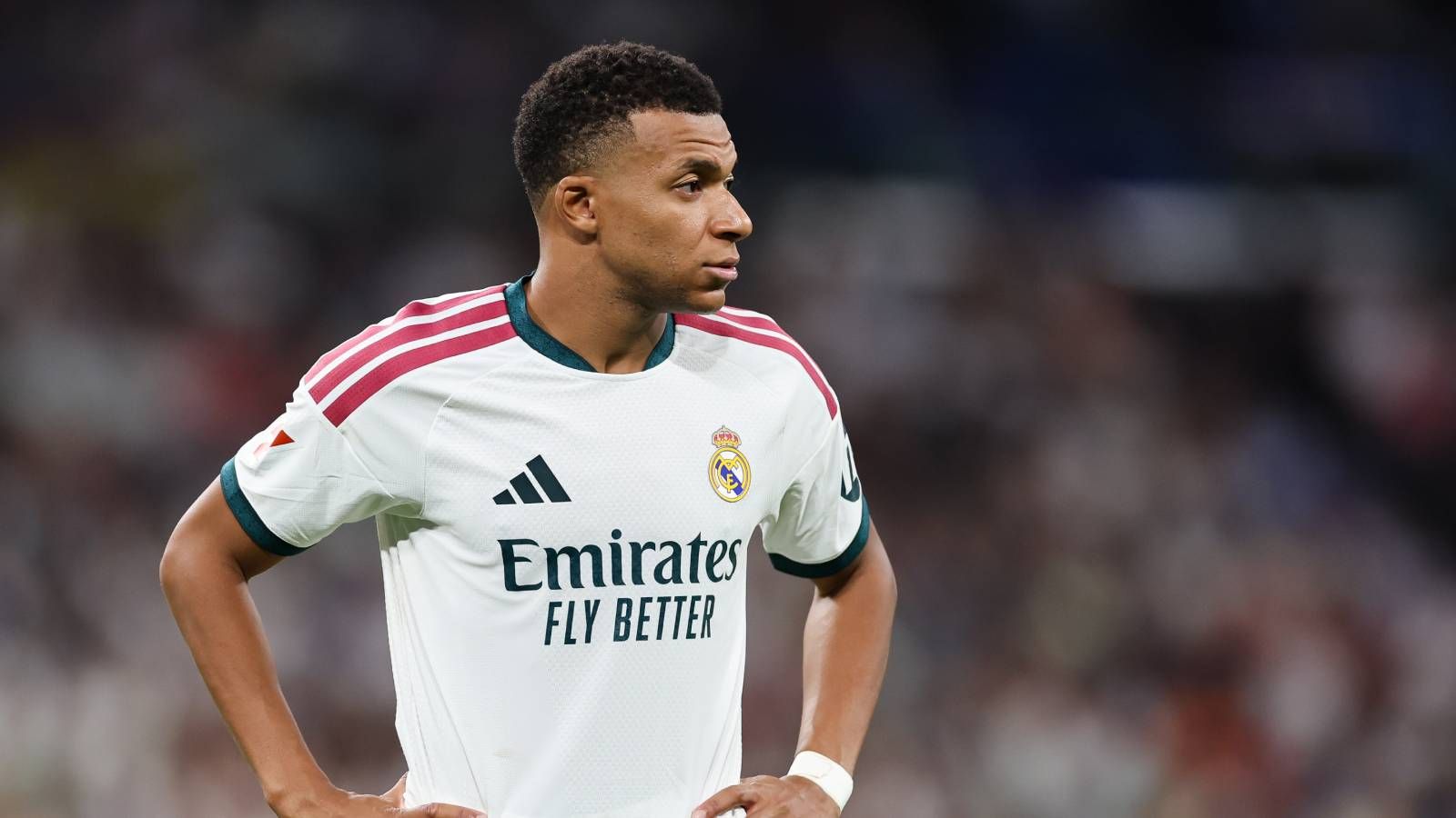 ما القنوات الناقلة لمباراة ريال مدريد وفياريال في الدوري الإسباني 2026-2027؟ وكيف تشاهدها عبر الإنترنت؟
