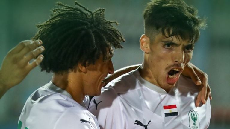 احتفال عبد الرحيم دغموم بهدفه مع المصري