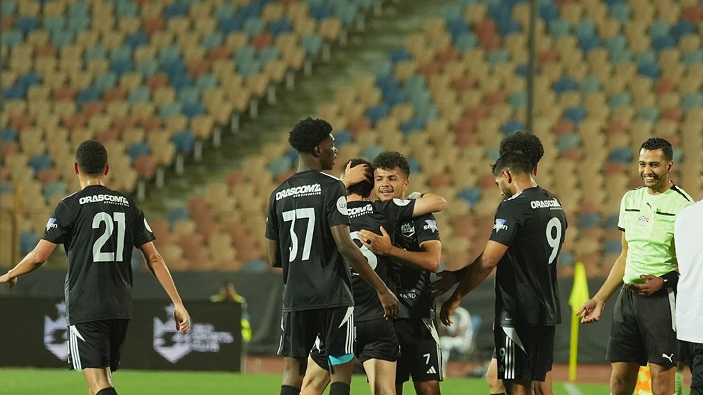 لاعبو فريق زد