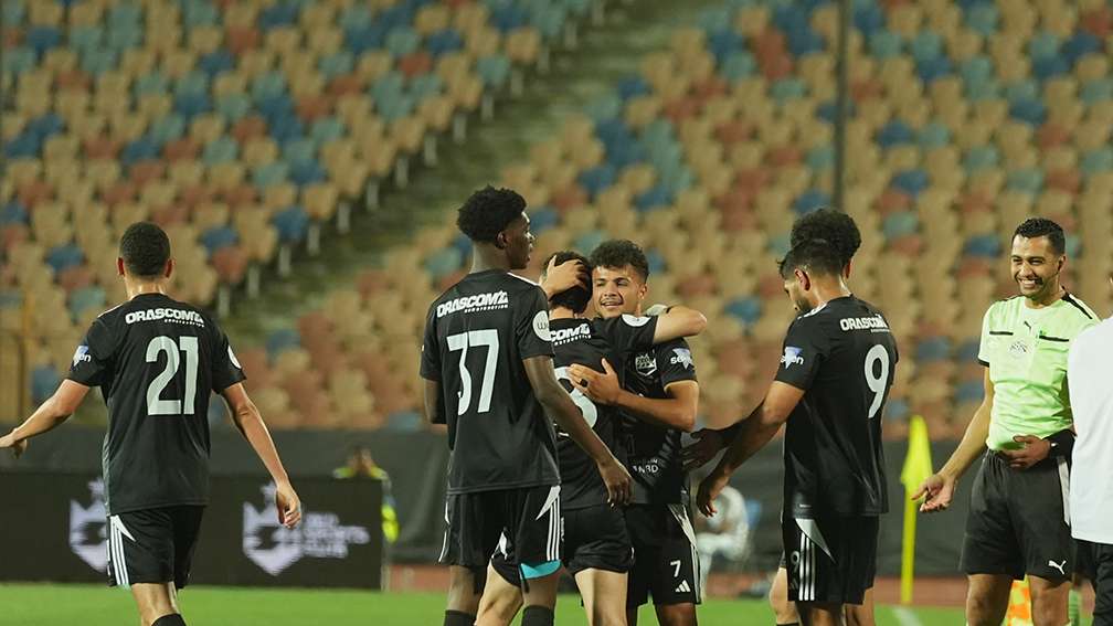 لاعبو فريق زد