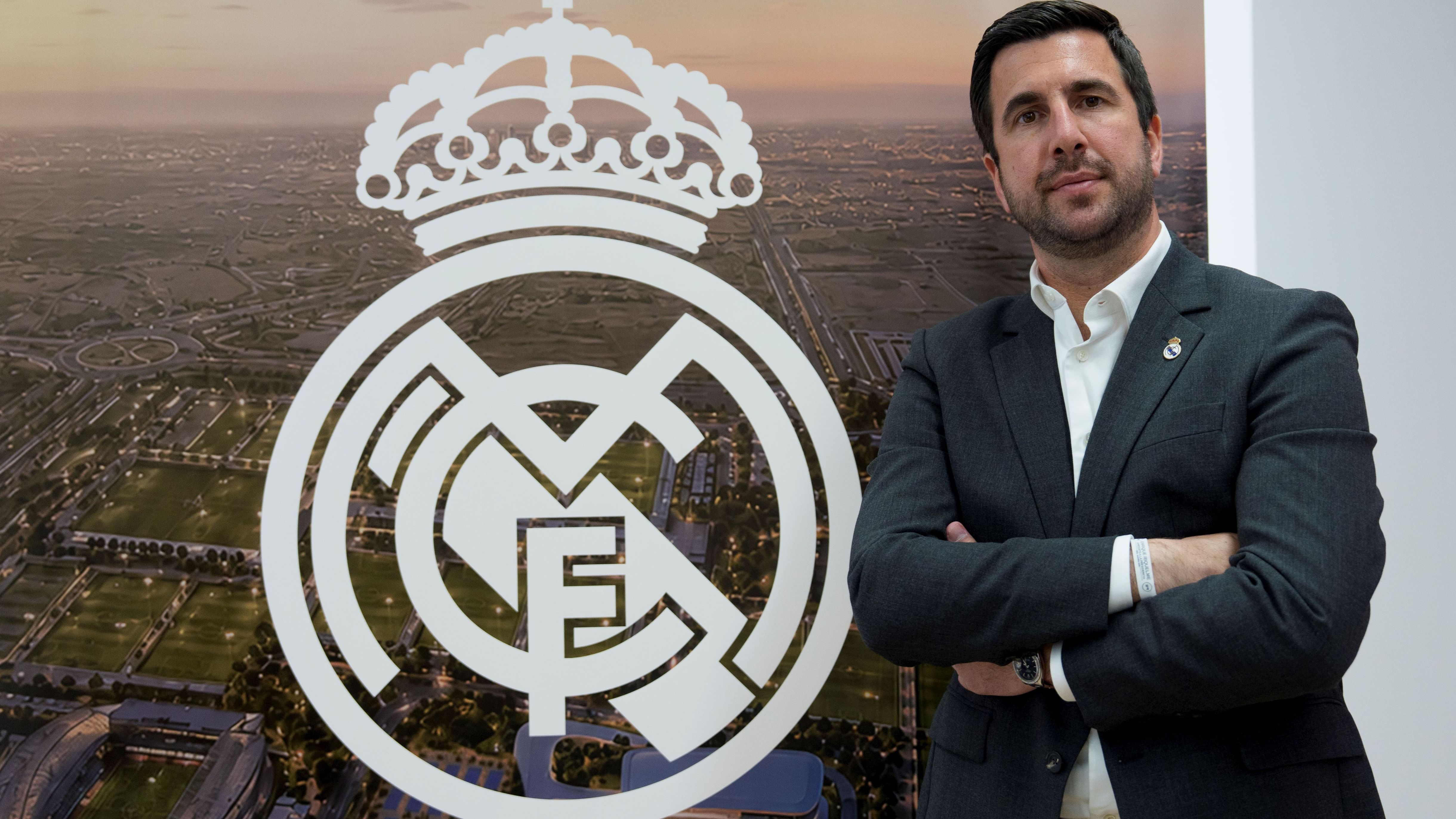 إنريكي ريكلمي يهاجم بيريز: هناك أمور لا تعجبني.. وبيع ريال مدريد خط أحمر!