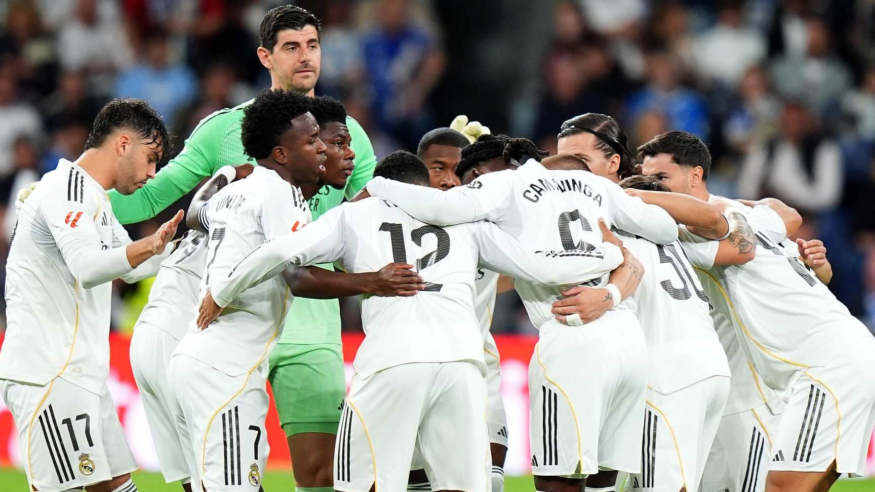صفقة ثقيلة.. مانشستر يونايتد يفتح خزائنه لضم نجم ريال مدريد