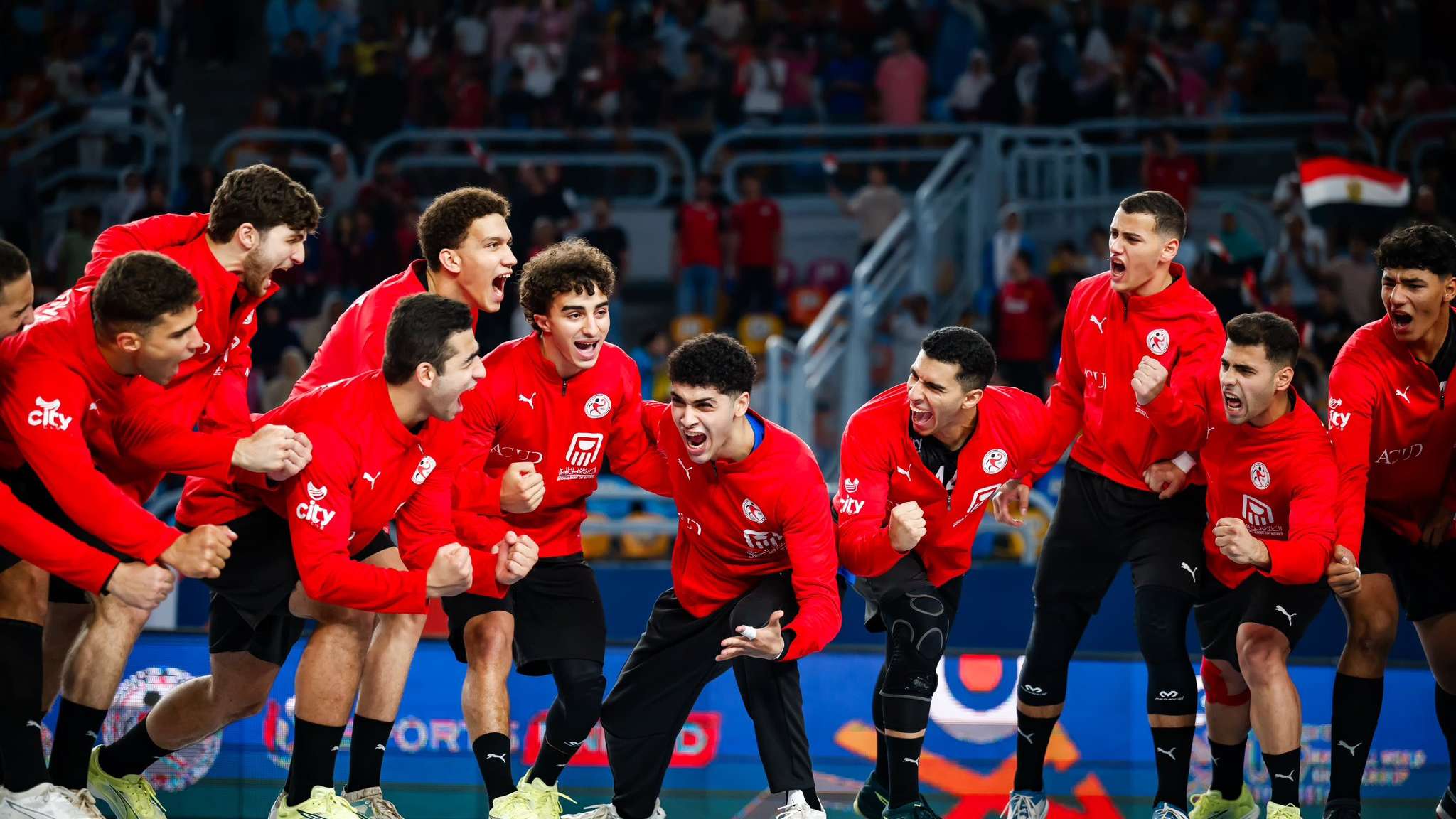 احتفال لاعبي منتخب مصر لكرة اليد للناشئين