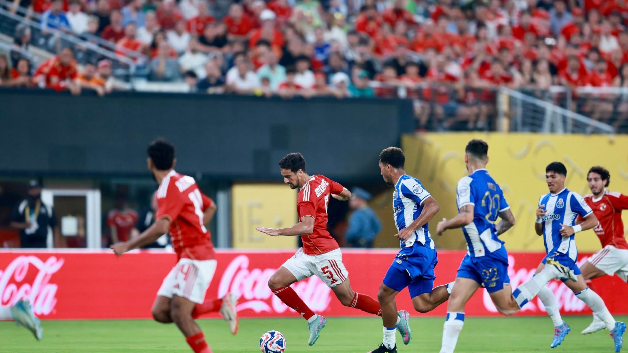 محمد علي بن رمضان في مباراة الأهلي وبورتو