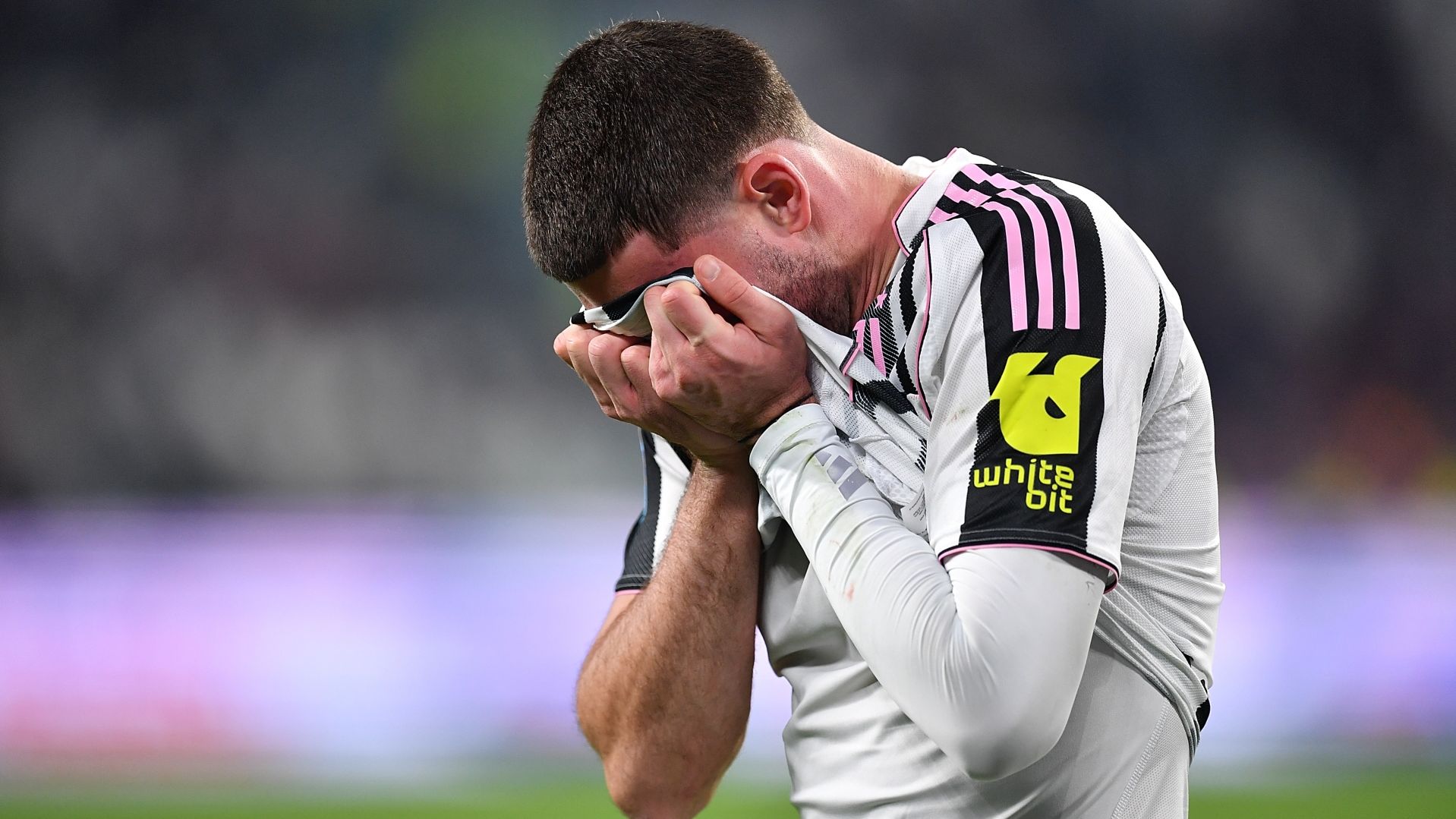 Dusan Vlahovic injured Juventus Cagliari 29112025