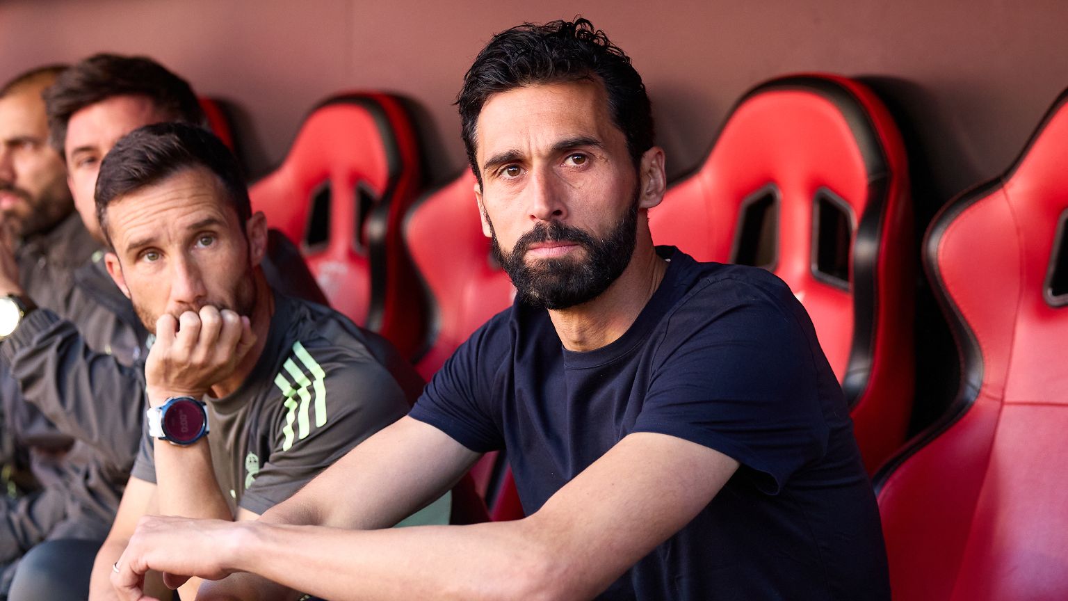 ريال مدريد يودع أربيلوا.. والبرتغالي مورينيو البديل