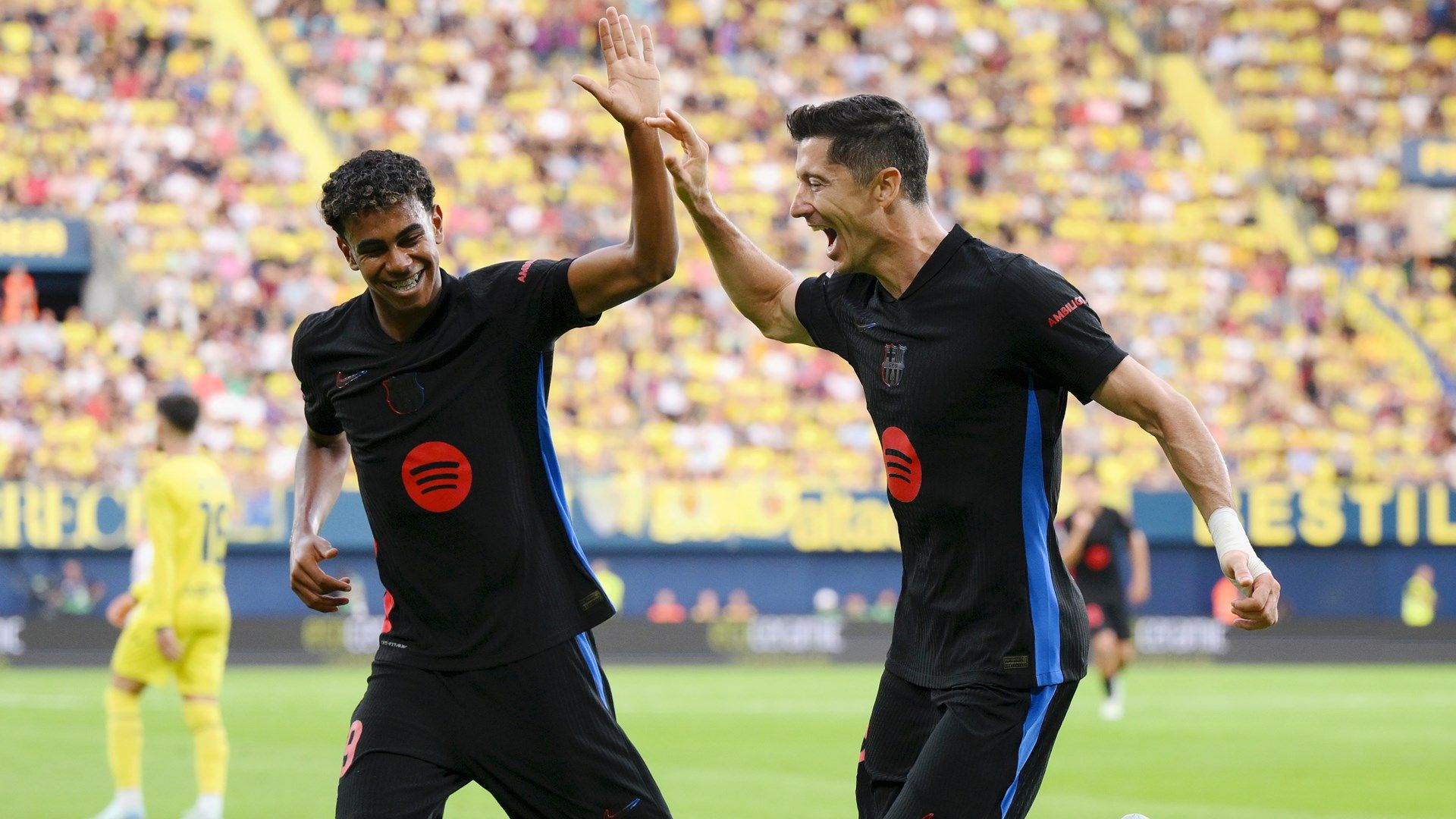 Robert Lewandowski Lamine Yamal Barcelona 2024