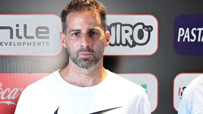 جون إدوارد مع يانيك فيريرا مدرب الزمالك الجديد