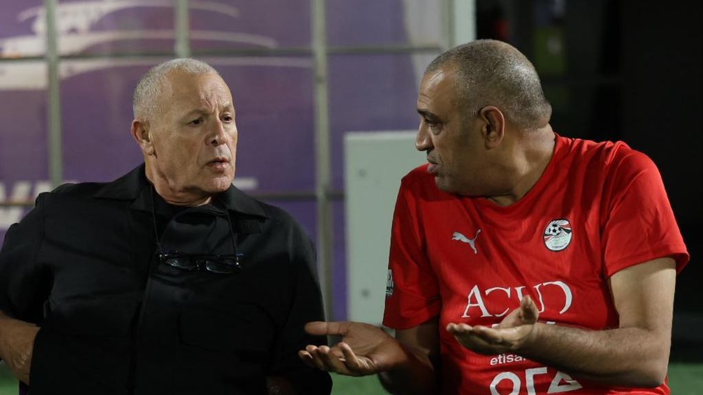 هاني أبوريدة رئيس الاتحاد المصري مع وليد بدر المدير الإداري لمنتخب مصر