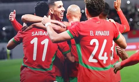 فرحة لاعبي المنتخب المغربي بالفوز على أوغندا