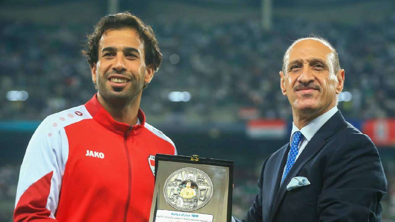 تكريم جلال حسن قبل مباراة الإمارات والعراق