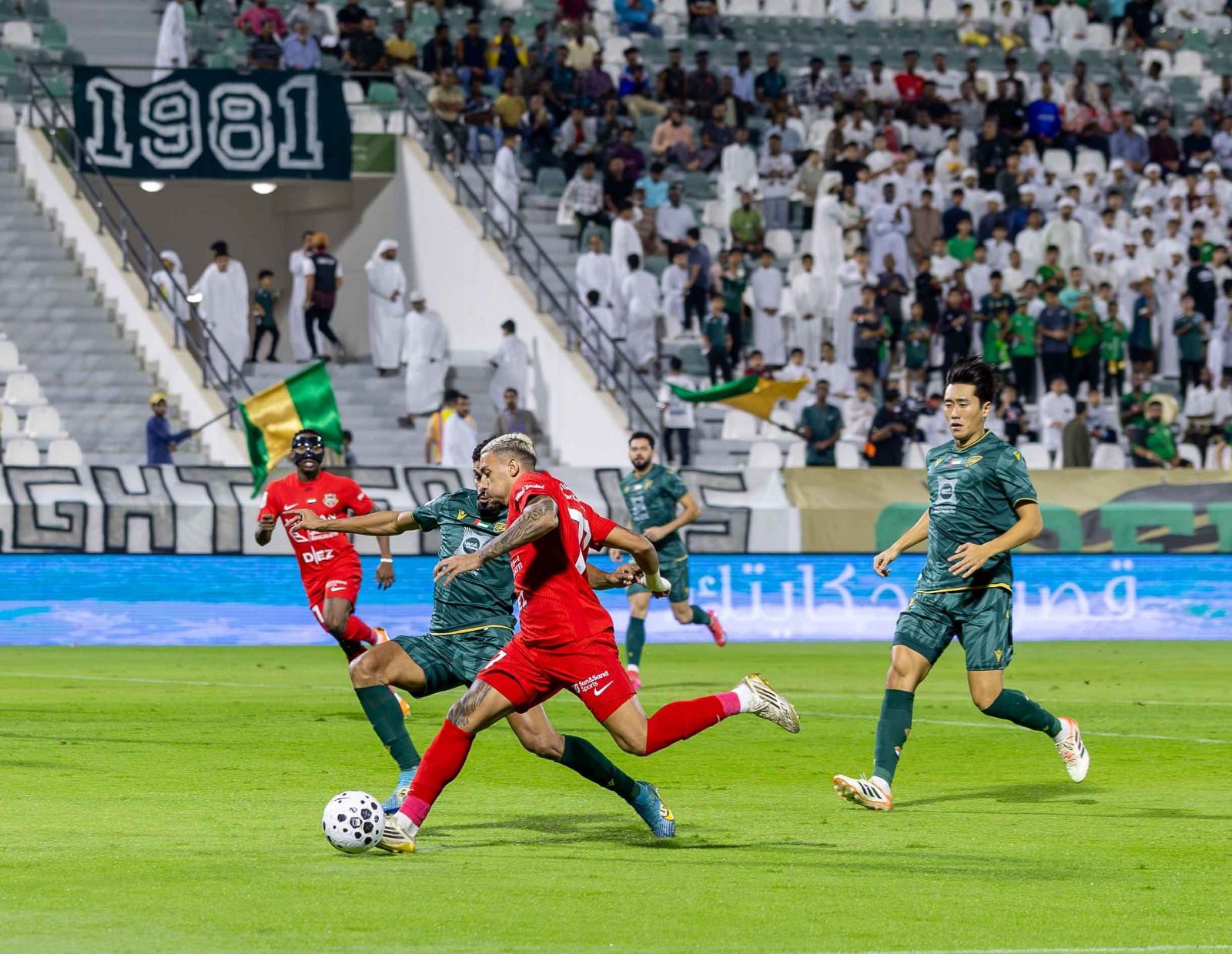 فوز صعب لشباب الأهلي على خورفكان 2