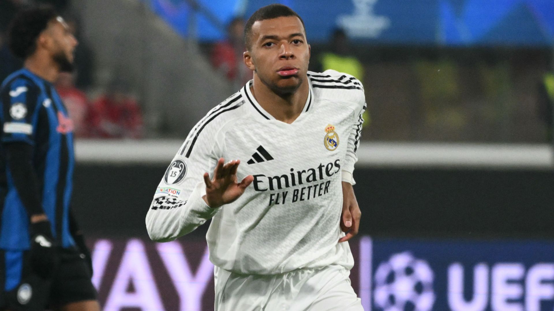 Mbappé infortunio al ginocchio, Real Madrid foto