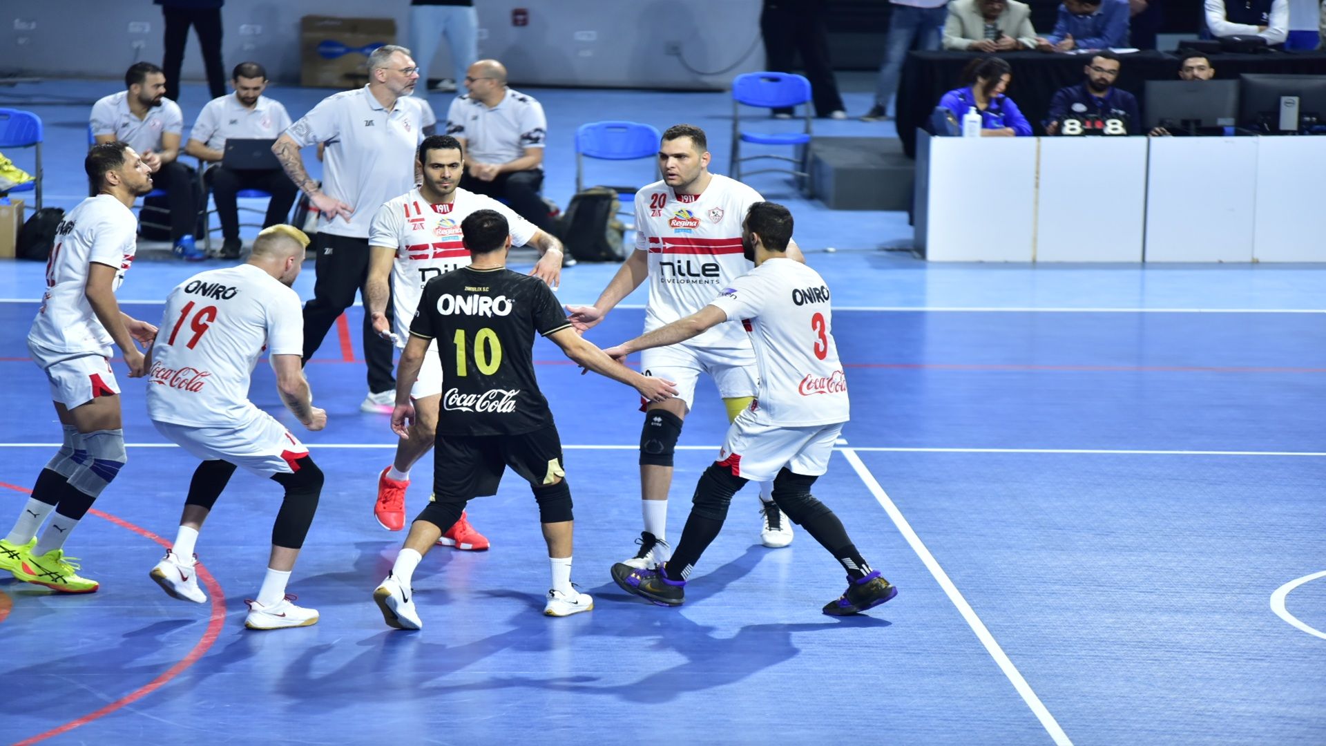 Photo d’un joueur de volley du Zamalek lors d’un voyage d Abu Dhabi