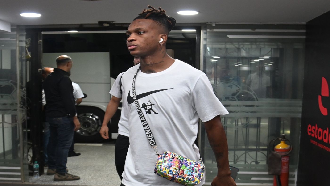 كووورة يكشف رد شيكو بانزا بعد استبعاده من مباريات الزمالك