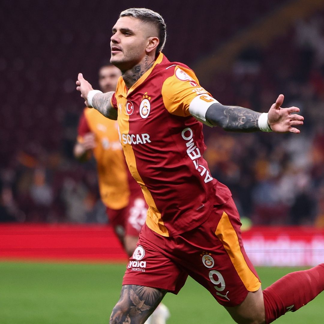  Mauro Icardi of Galatasaray celebrates after scoring