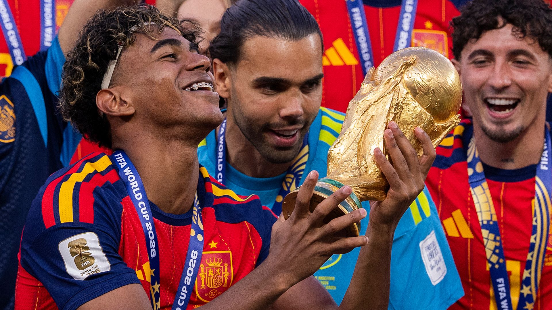 Lamine Yamal World Cup trophy Spain 2026