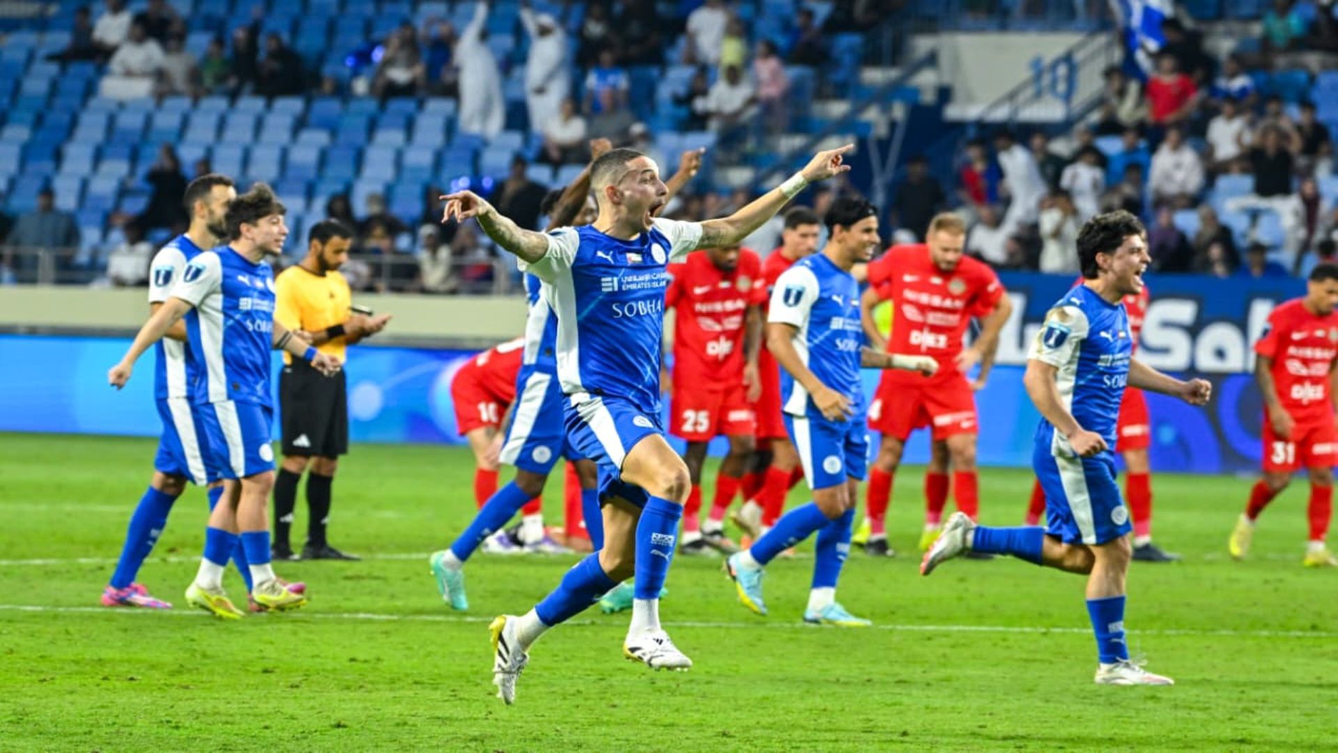 لقطة من لقاء العين والنصر في كأس الإمارات