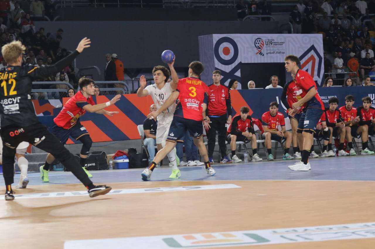 مباراة مصر وإسبانيا في بطولة العالم لناشئي كرة اليد