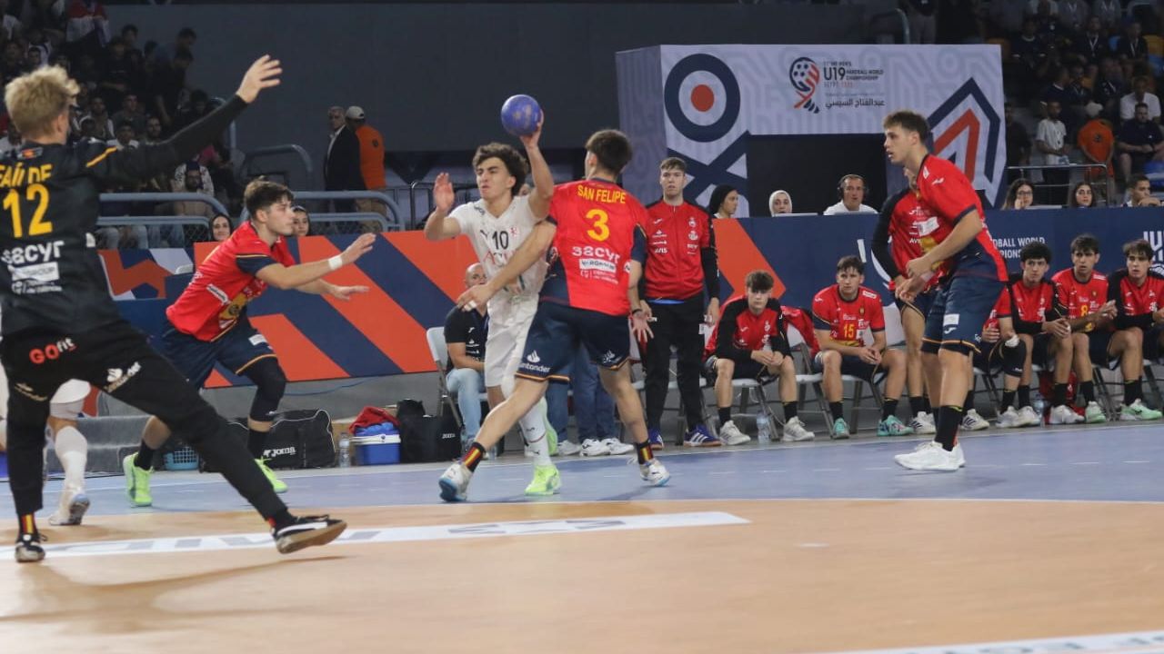 مباراة مصر وإسبانيا في بطولة العالم لناشئي كرة اليد