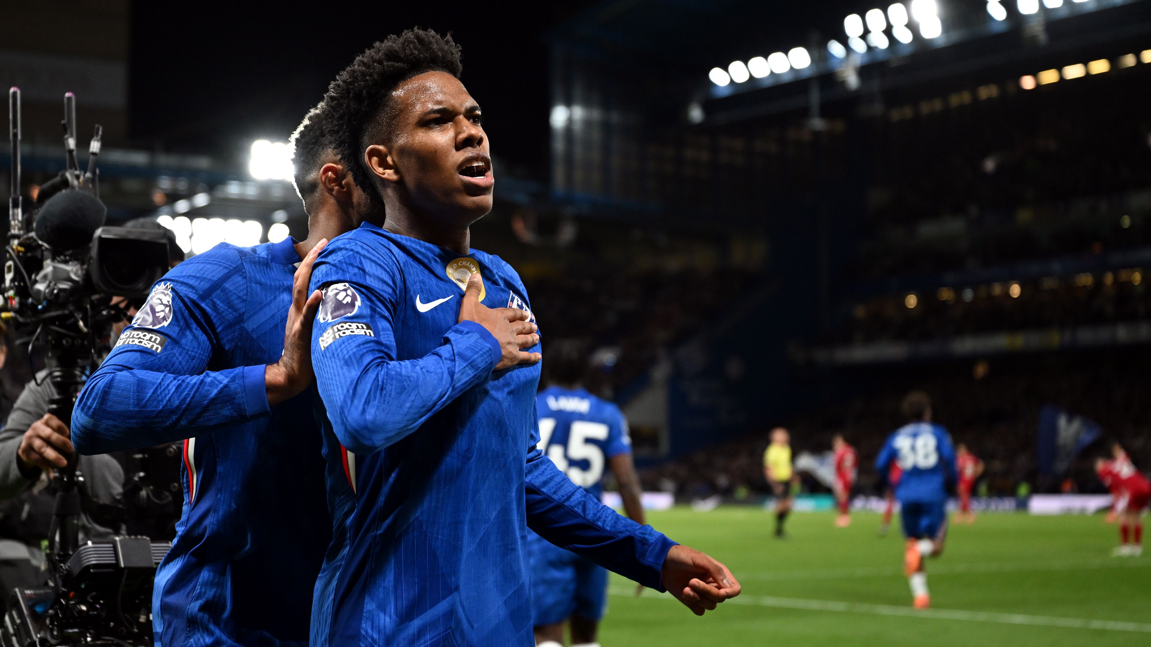 巴西新星埃斯蒂瓦奥·威廉在切尔西崛起的画面