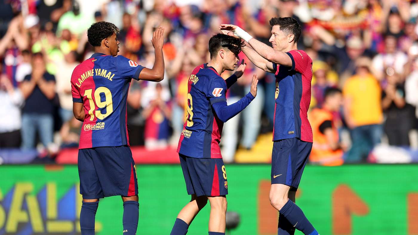 Pedri lesionado con la camiseta del Barça