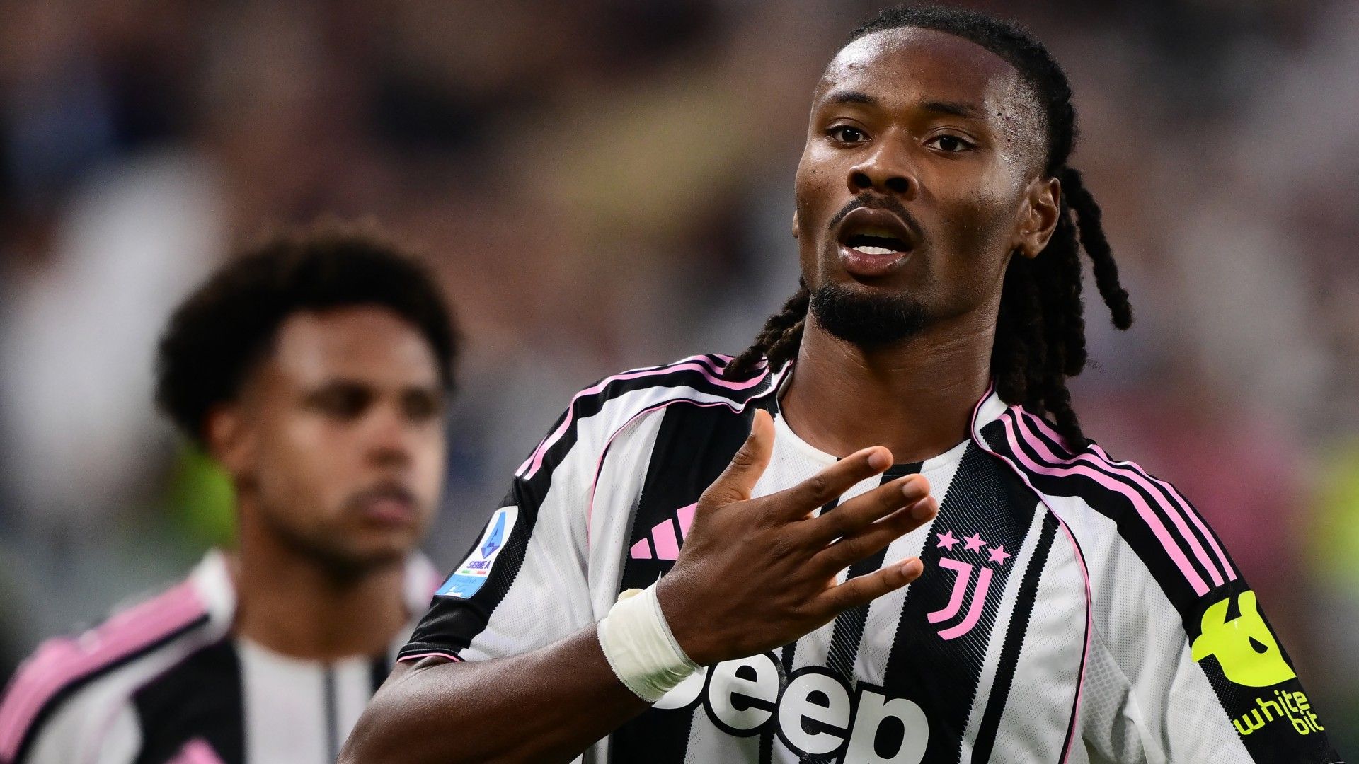  Juventus' French midfielder #19 Khephren Thuram-Ulien celebrates 