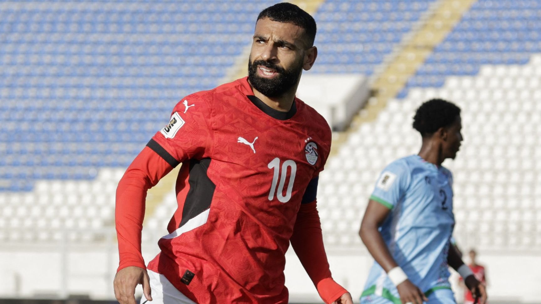 فيديو: تدخل حكومي في أزمة محمد صلاح وحسام حسن