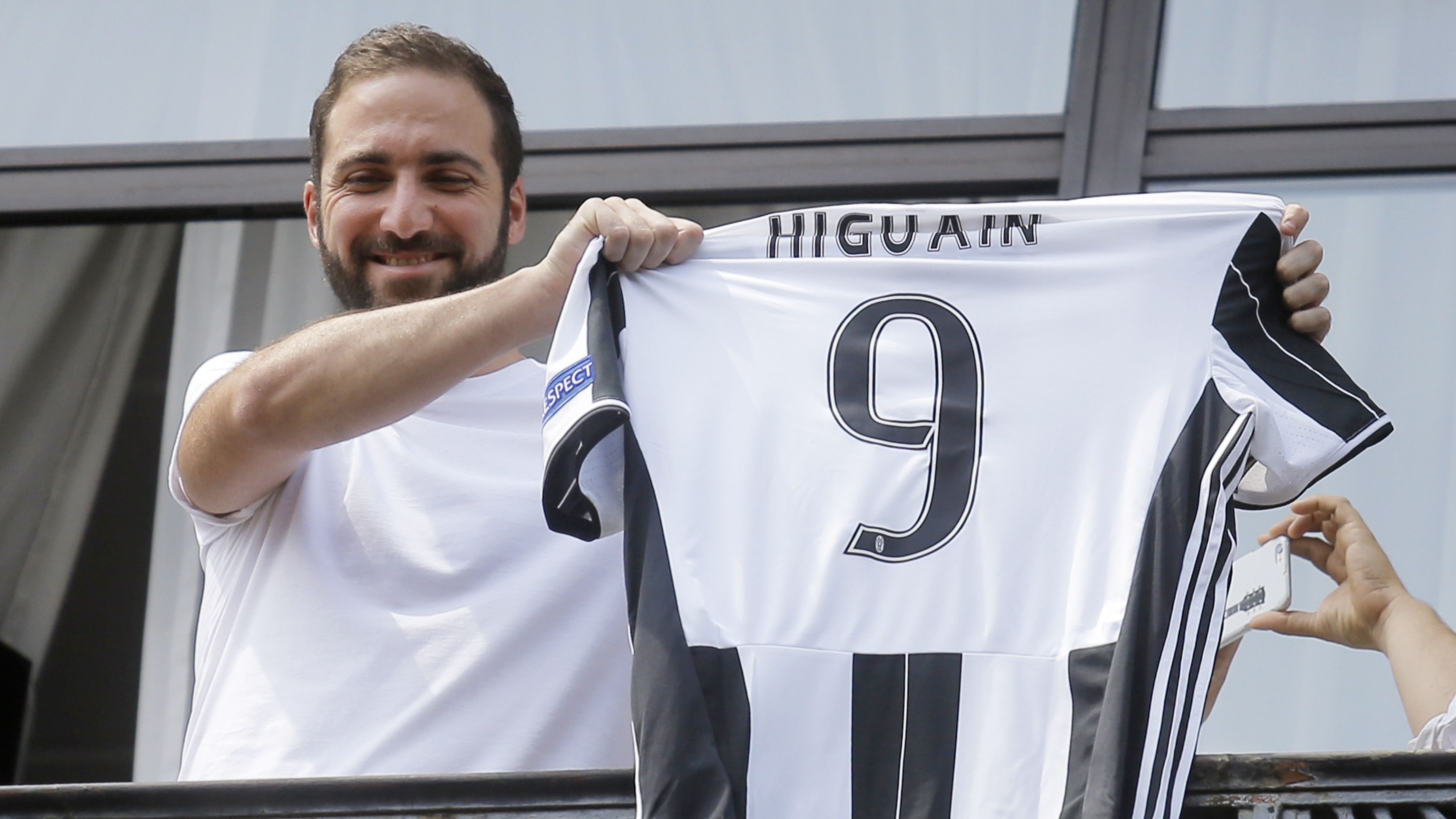 Gonzalo Higuain Juventus 2016-17