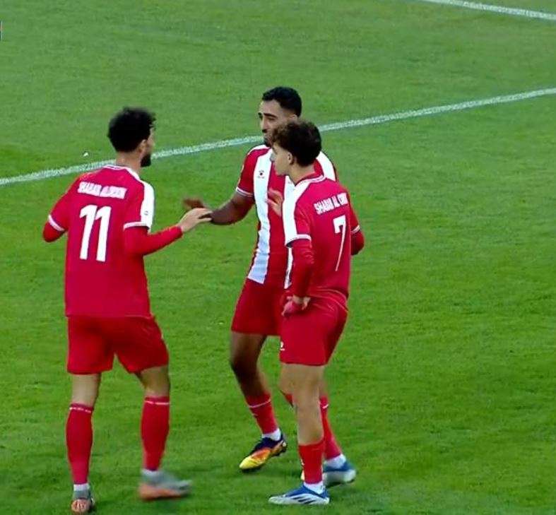 احتفال لاعبي شباب الأردن