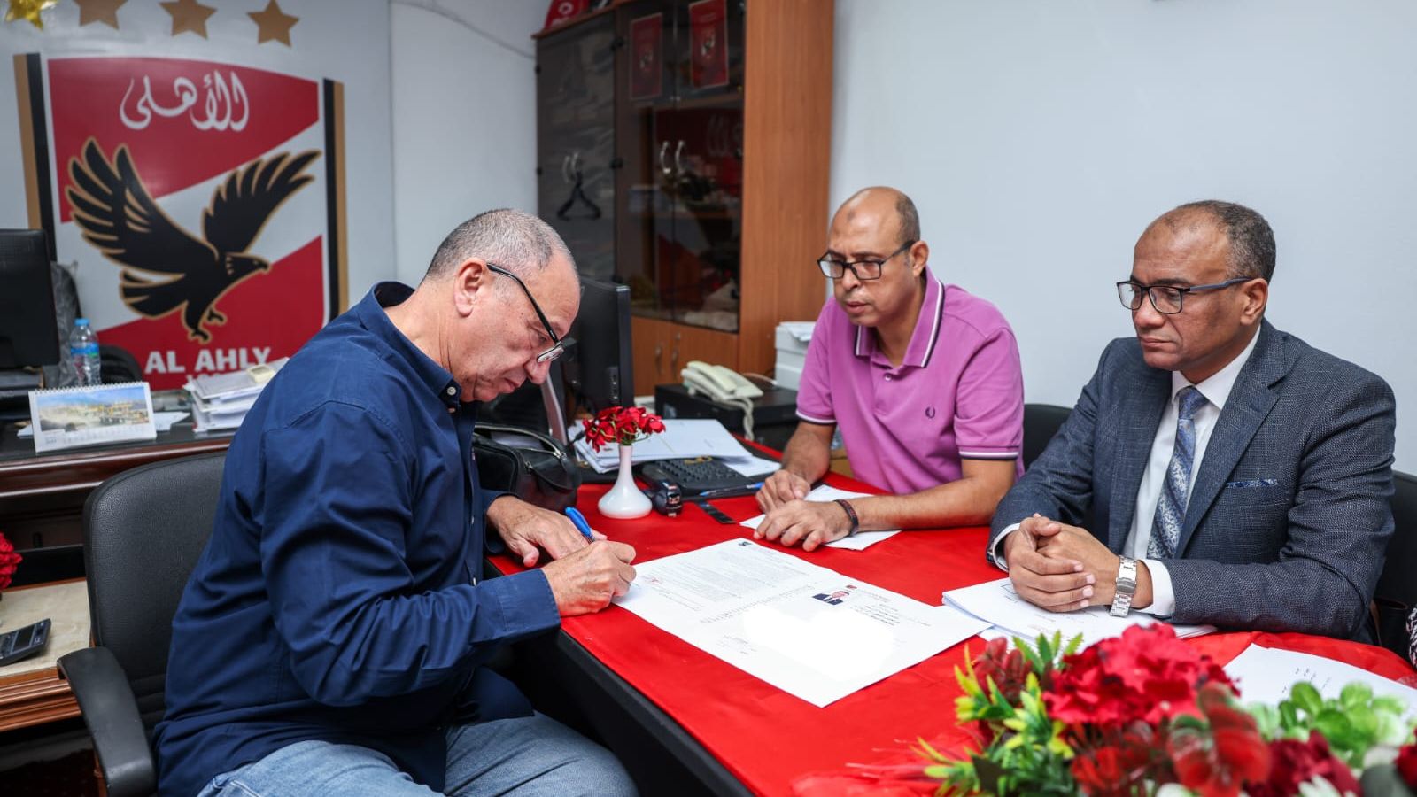 محمود الخطيب يتقدم بأوراق ترشحه لرئاسة الأهلي المصري