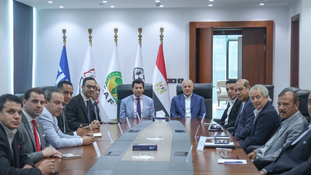 اجتماع أشرف صبحي مع هاني أبوريدة