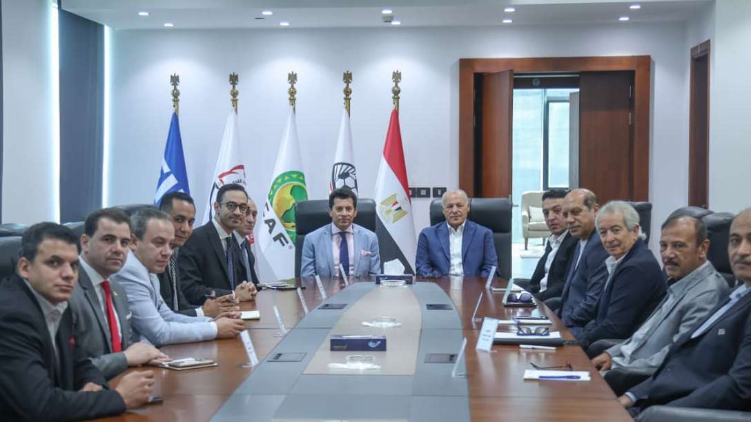 اجتماع أشرف صبحي مع هاني أبوريدة