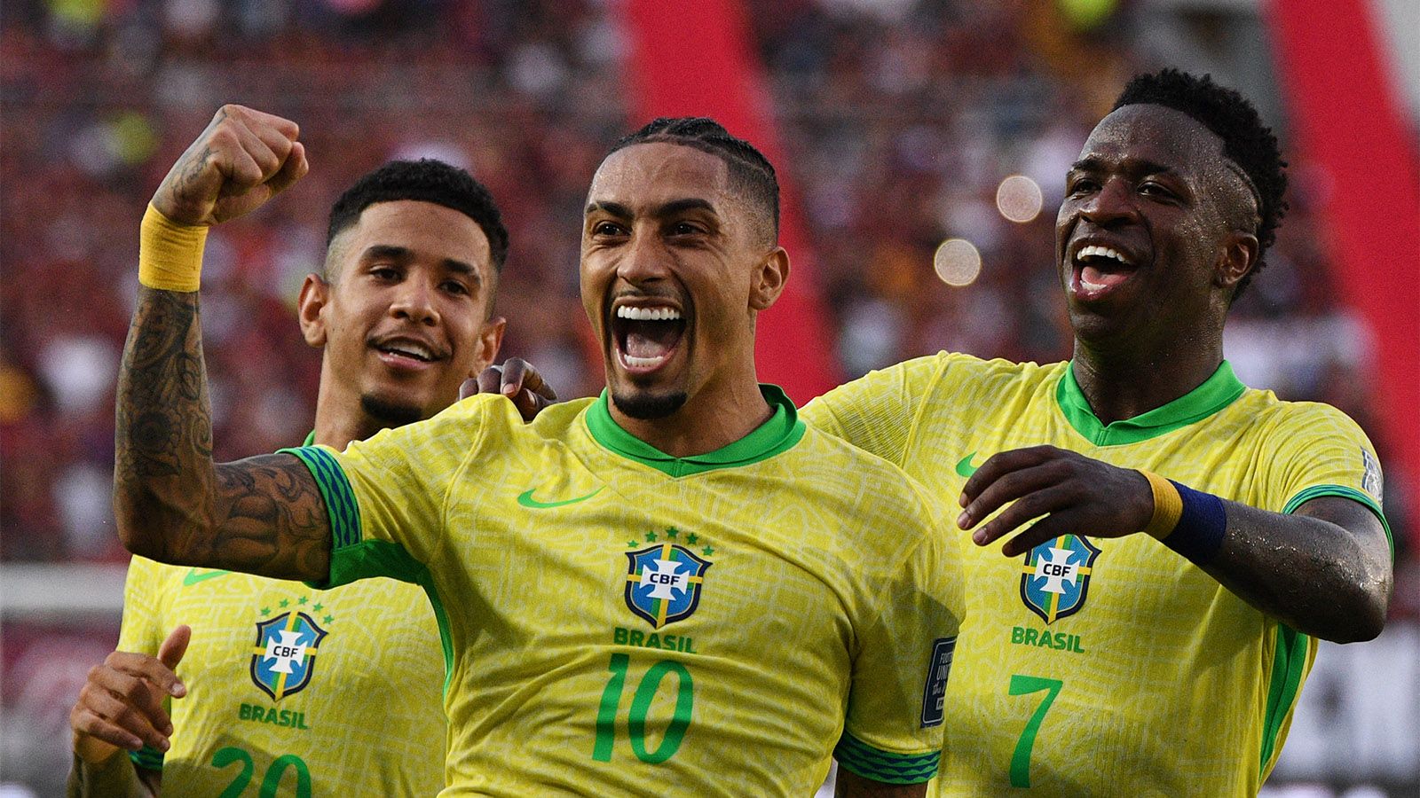 رافينيا: فينيسيوس قادر على جلب كأس العالم للبرازيل