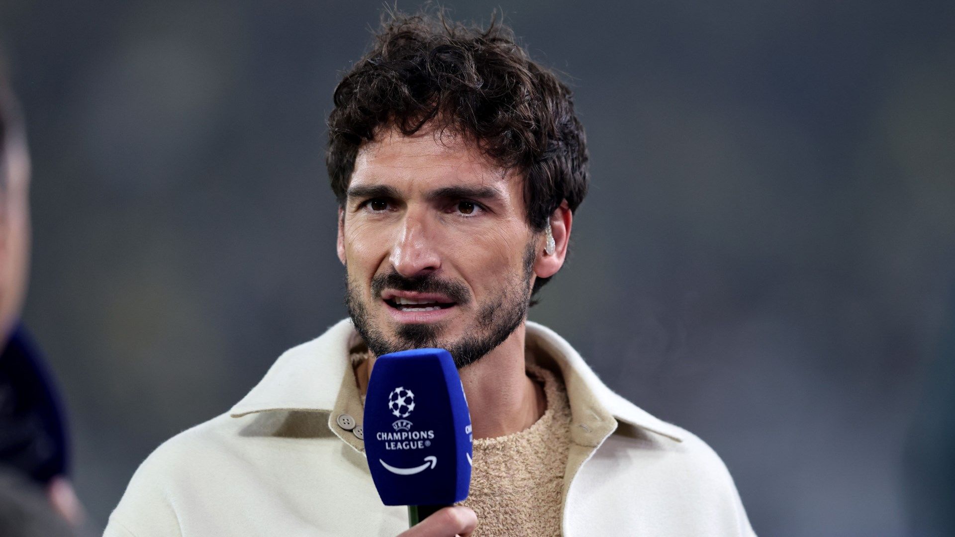 هوملز ينتقد تقليد تيكي تاكا: أسلوب برشلونة أفقد ألمانيا هويتها