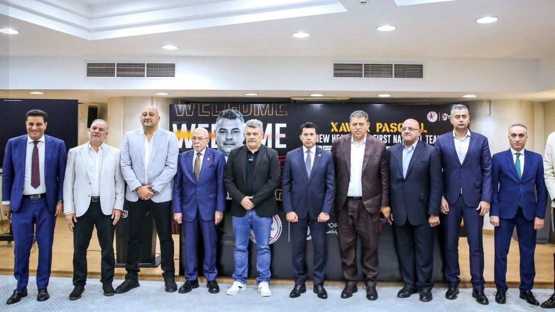 باسكوال مع مسؤولي الاتحاد المصري لكرة اليد