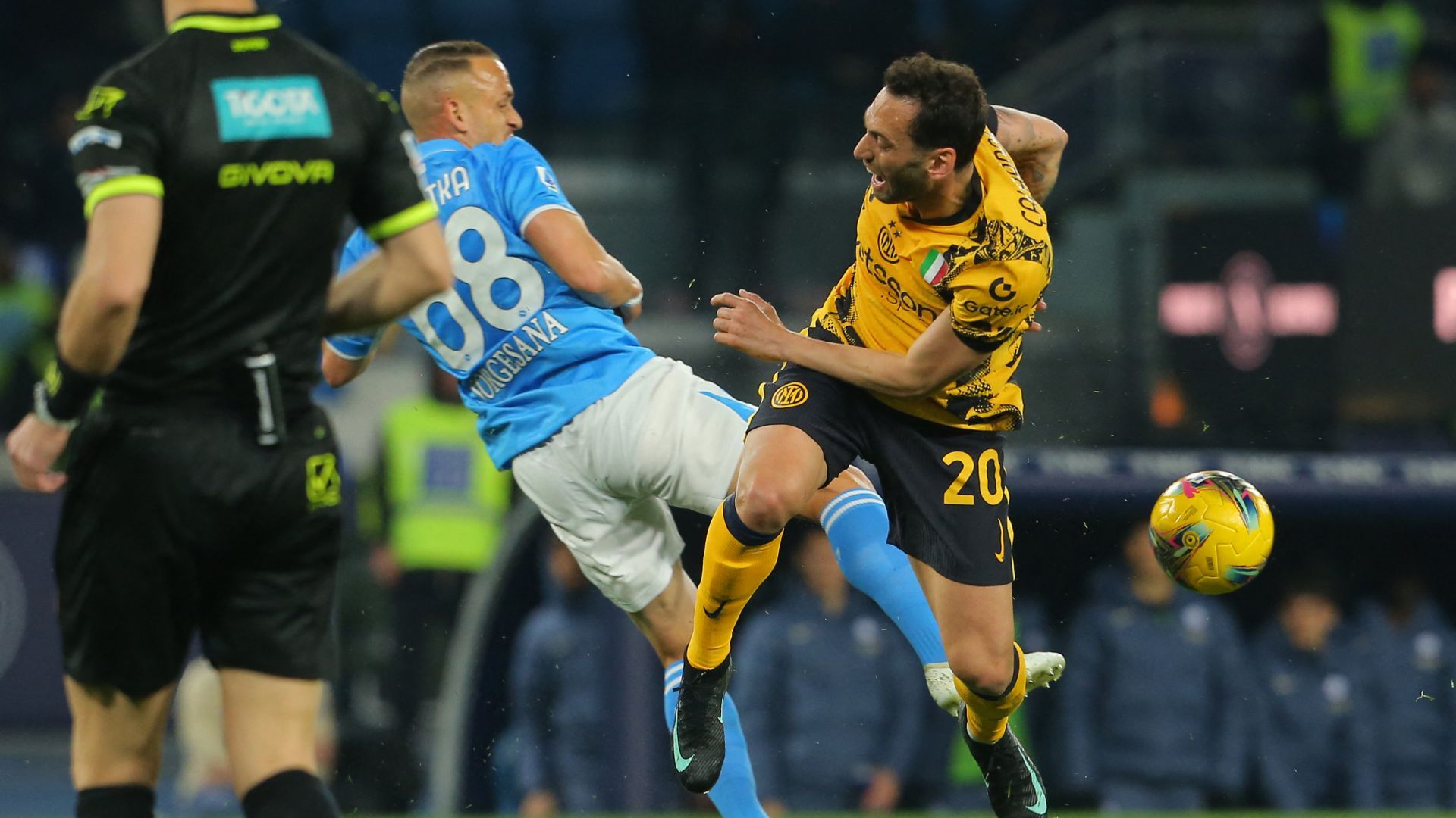 Hakan Calhanoglu Napoli Inter Serie A