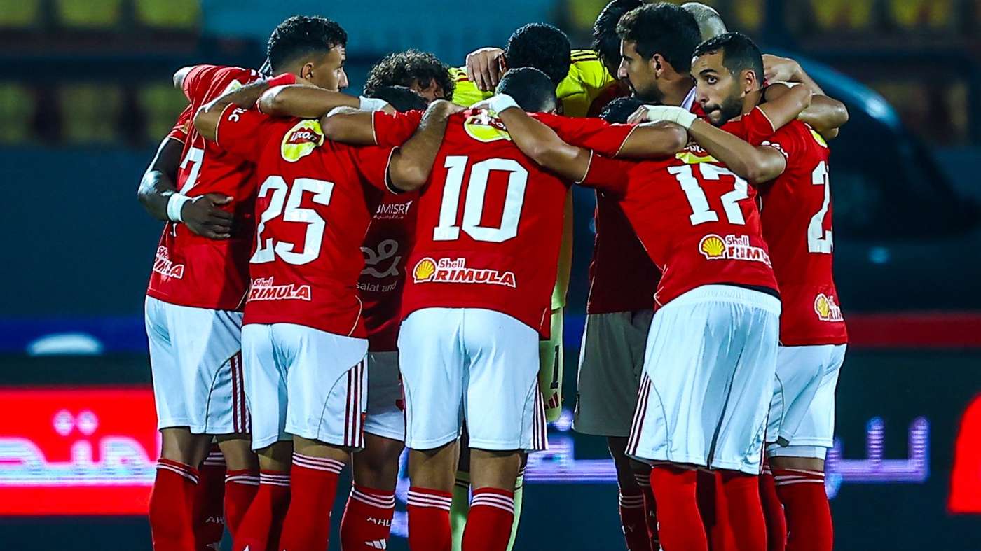 لاعبو الأهلي